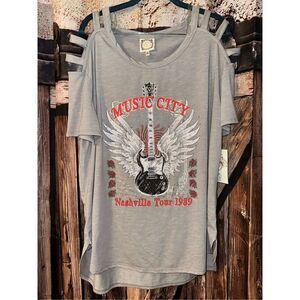 Truself Music City Nashville off the shoulder Y2K graphic T-shirt Women’s 1X